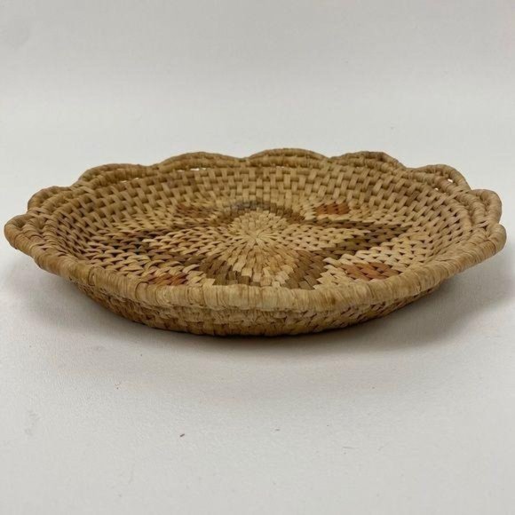 Woven Shallow Basket/Tray - Picture 6 of 9